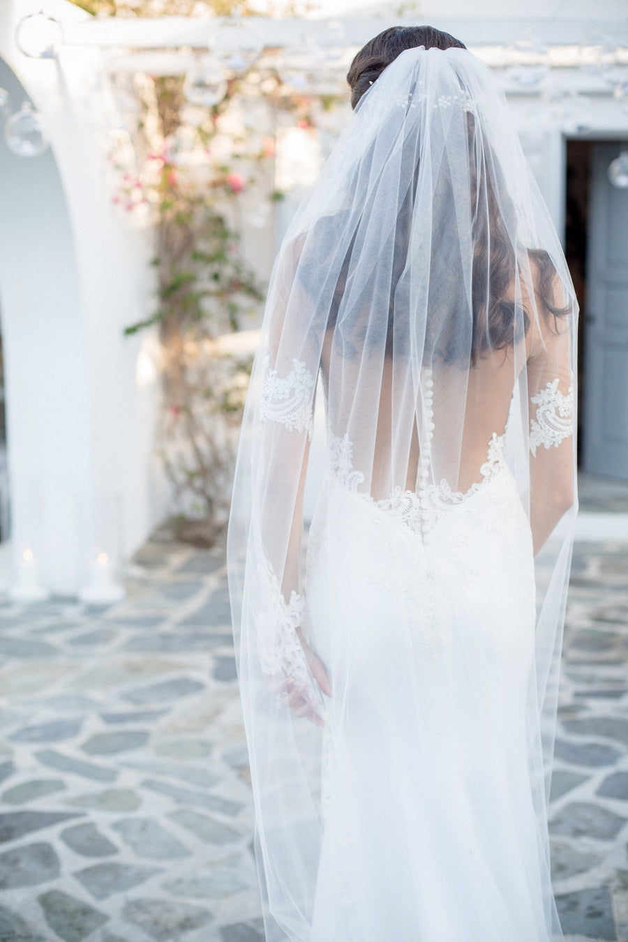 VEILS & TRAINS